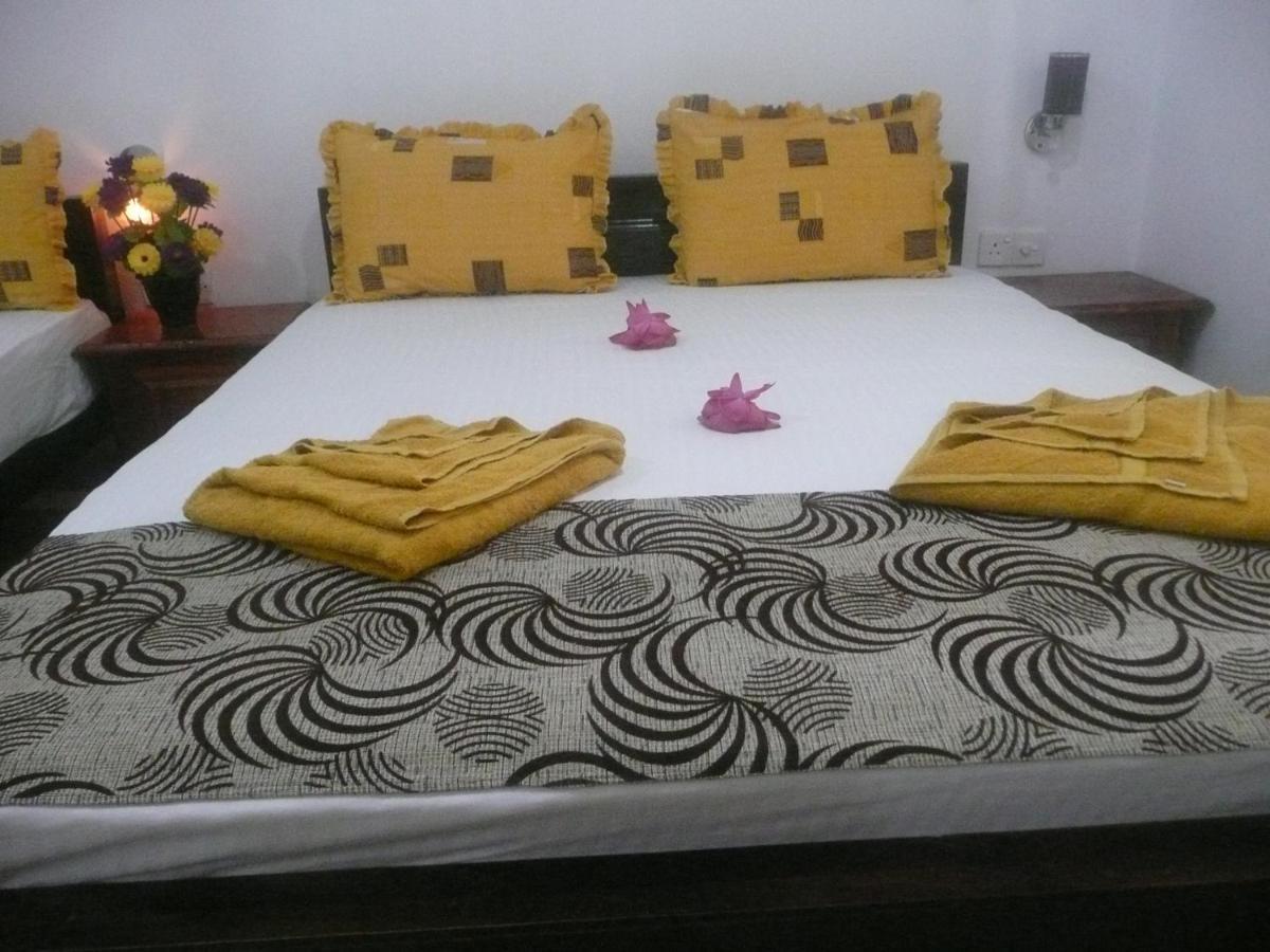 Hotel Nimjaya Udawalawe Esterno foto