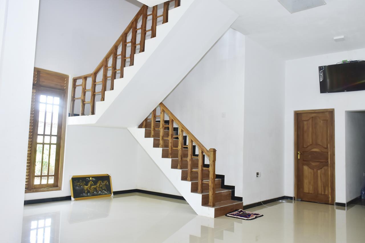 Hotel Nimjaya Udawalawe Esterno foto