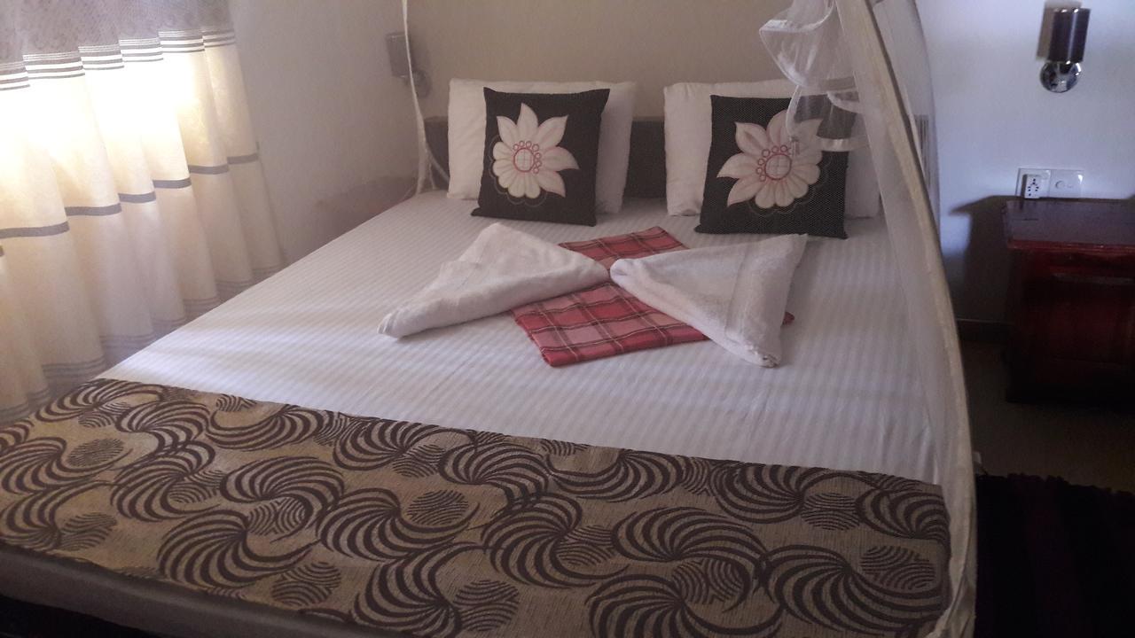 Hotel Nimjaya Udawalawe Esterno foto