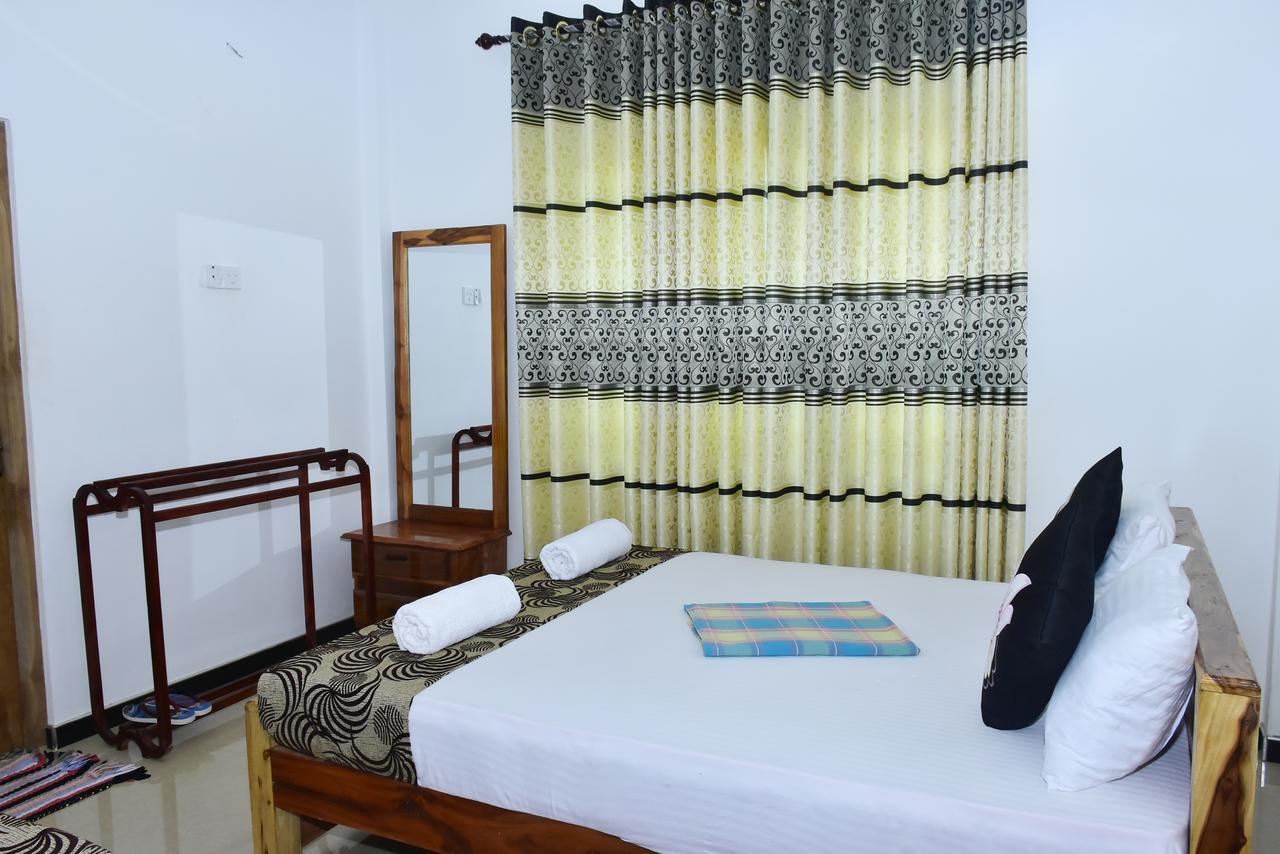 Hotel Nimjaya Udawalawe Esterno foto