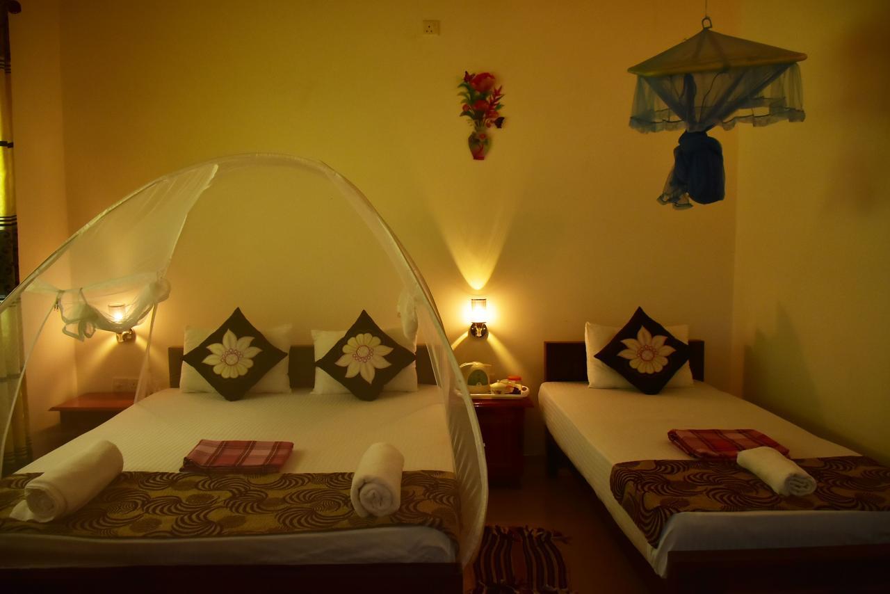 Hotel Nimjaya Udawalawe Esterno foto