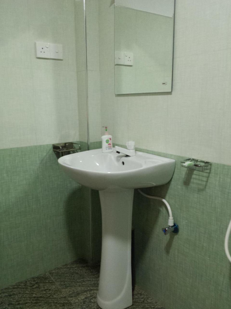 Hotel Nimjaya Udawalawe Esterno foto