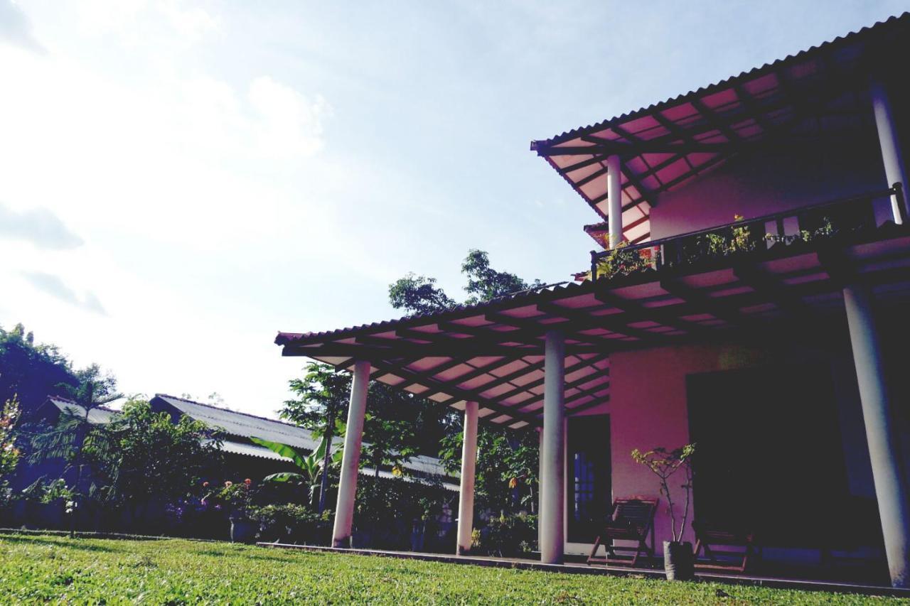 Hotel Nimjaya Udawalawe Esterno foto